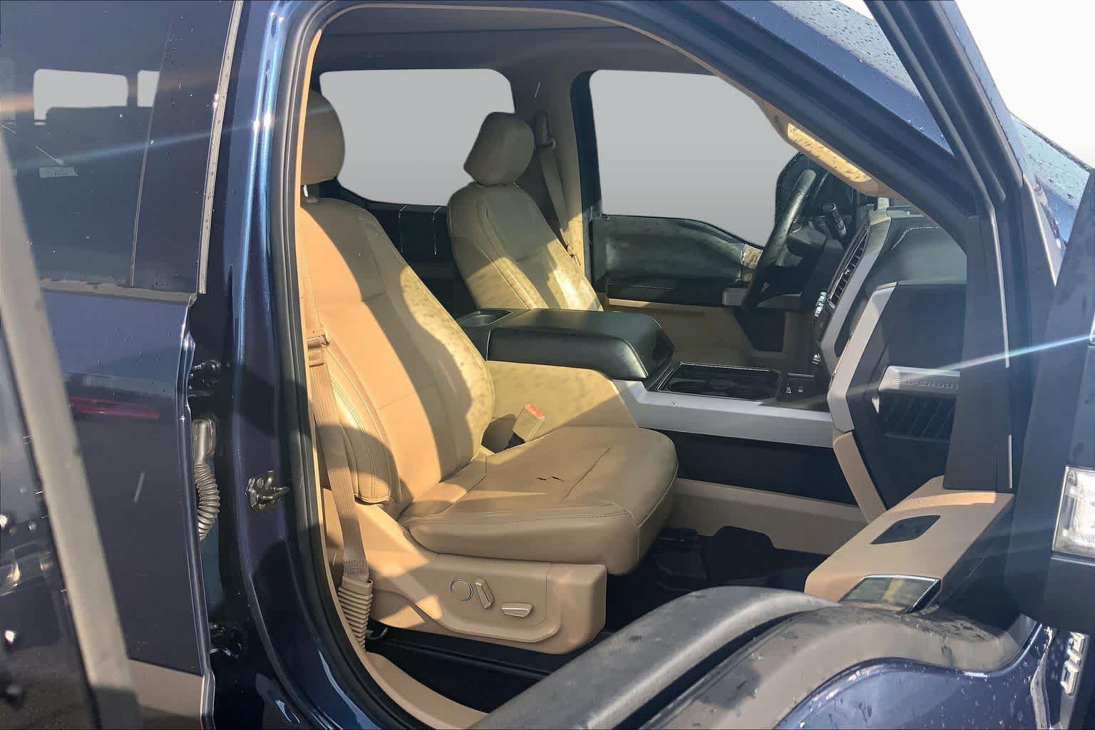 Used 2017 Ford F250 Lariat w/ Lariat Ultimate Package AWD/4WD image 9