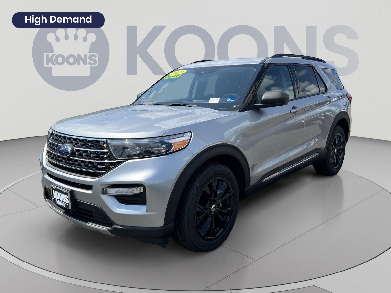 Certified 2022 Ford Explorer XLT w/ Equipment Group 202A