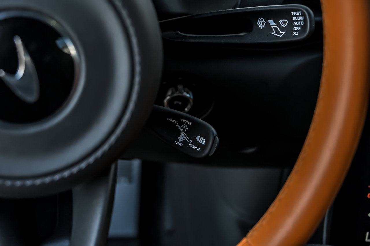 Used 2023 McLaren Artura RWD image 25