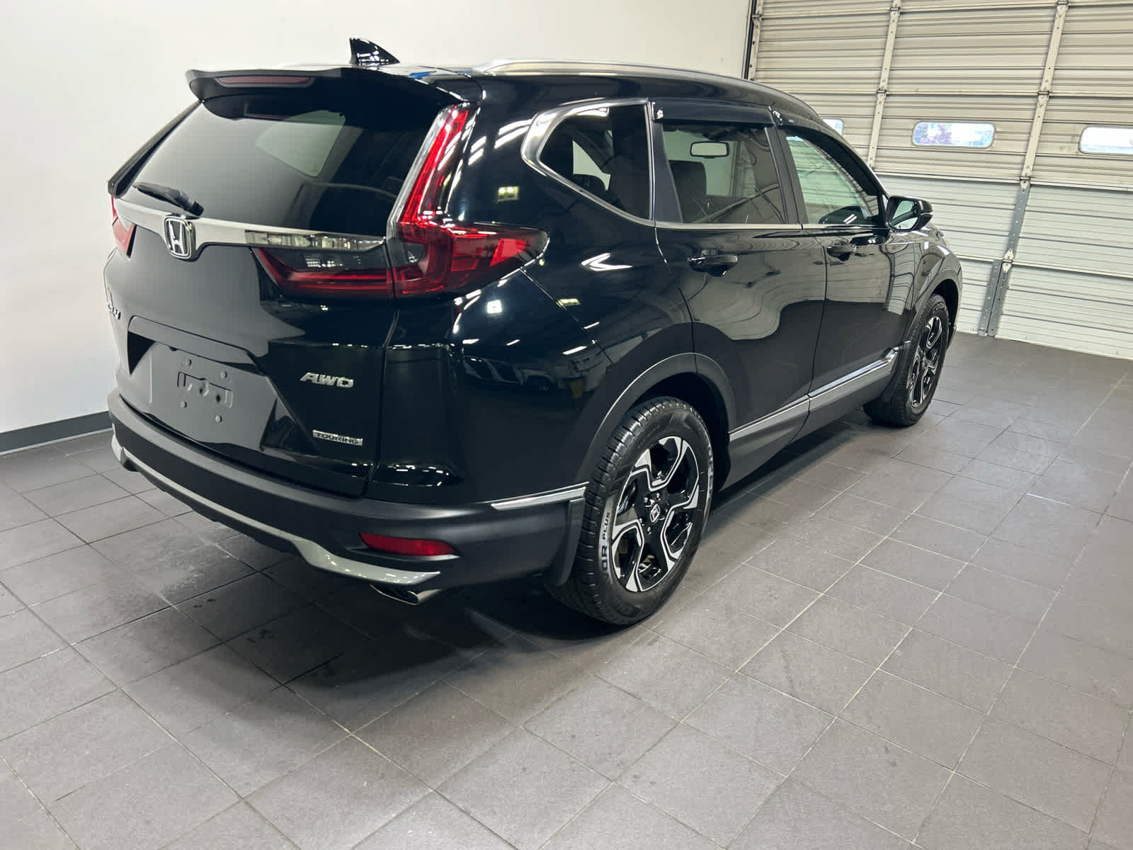 Used 2020 Honda CR-V Touring image 3