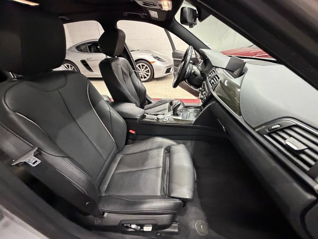 Used 2017 BMW 340i xDrive Sedan AWD/4WD image 39