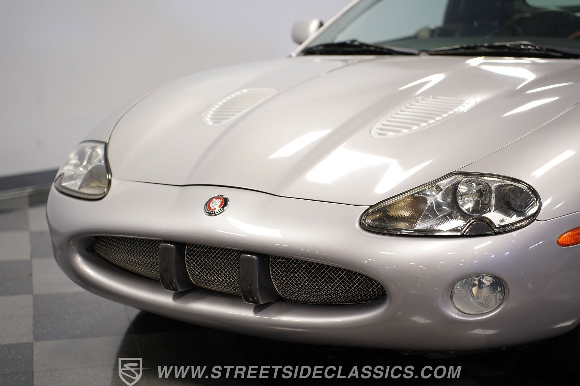 Used 2001 Jaguar XK8 Convertible image 19