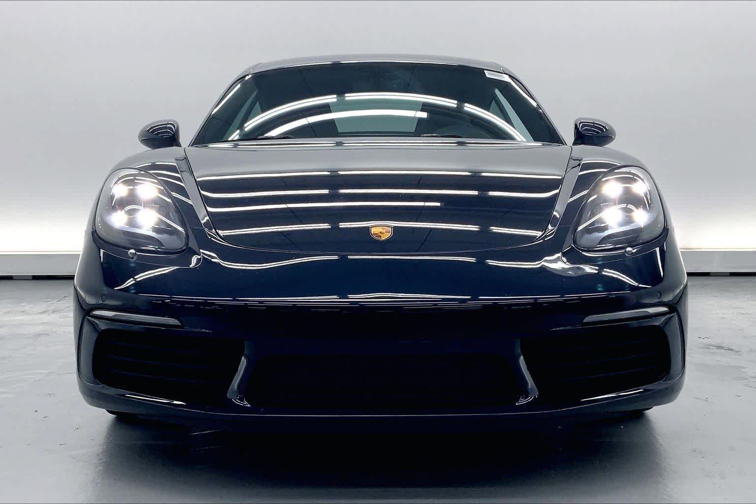 Used 2018 Porsche 718 Cayman RWD image 7