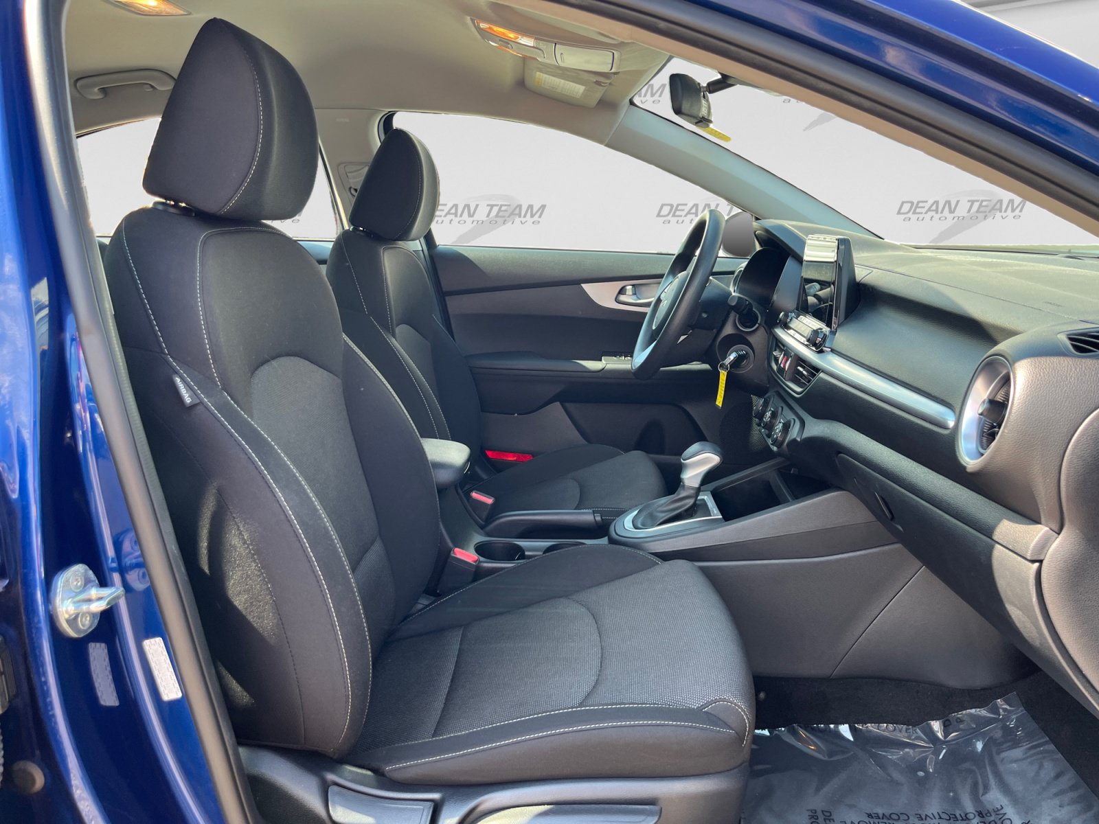 Used 2022 Kia Forte LXS w/ LXS Technology Package FWD image 17
