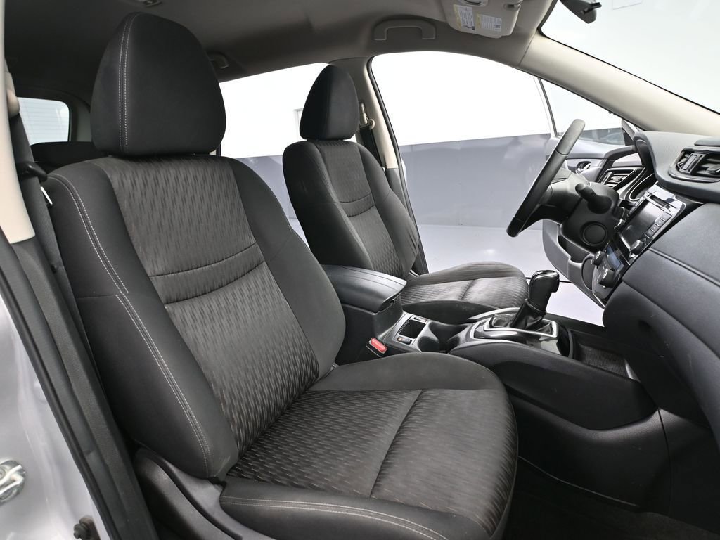 Used 2020 Nissan Rogue SV image 45