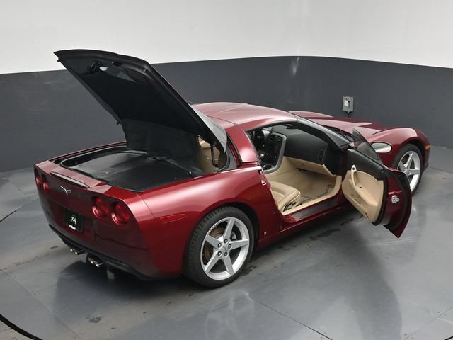 Used 2007 Chevrolet Corvette Coupe w/ Preferred Equipment Group RWD image 29