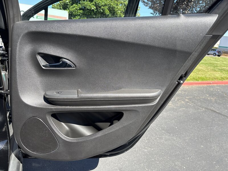 Used 2011 Chevrolet Volt Premium w/ Premium Trim Package FWD image 31