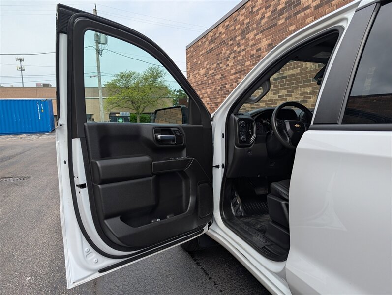 Used 2023 Chevrolet Silverado 1500 W/T w/ WT Value Package AWD/4WD image 16