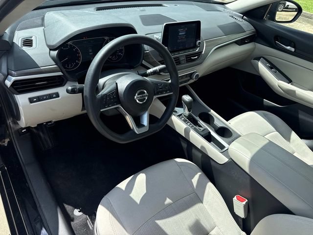 Used 2025 Nissan Altima 2.5 SV FWD image 24