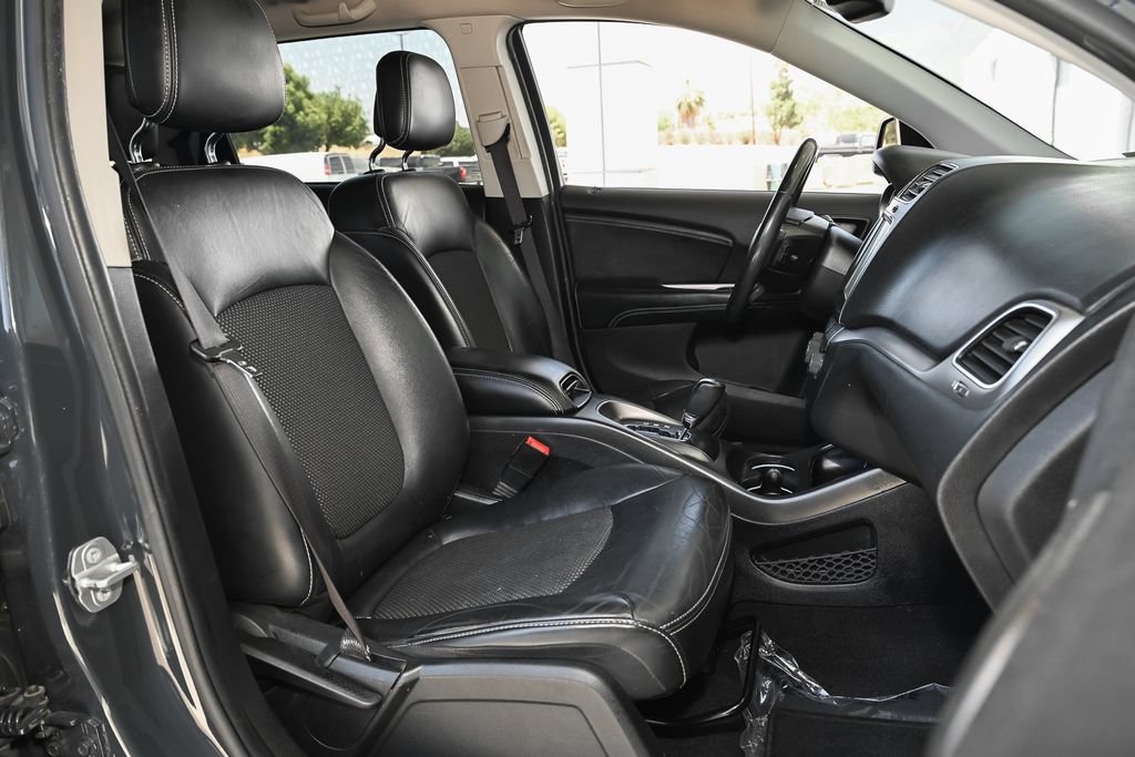 Used 2018 Dodge Journey Crossroad FWD image 39