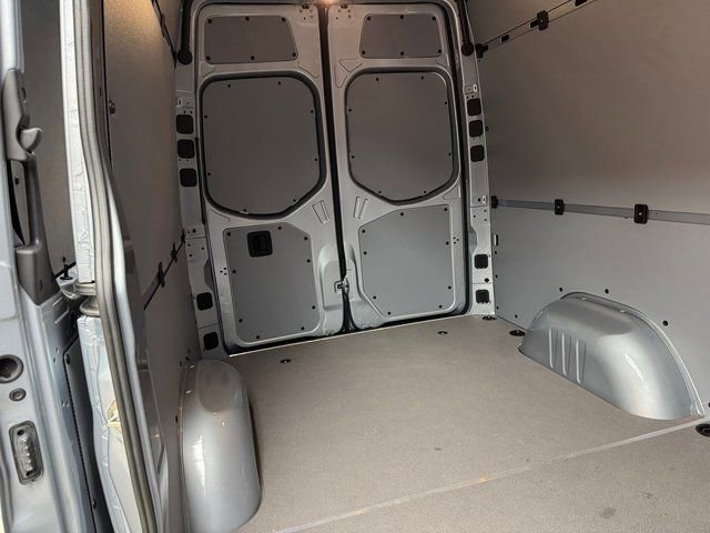 Used 2025 Mercedes-Benz Sprinter 2500 image 28