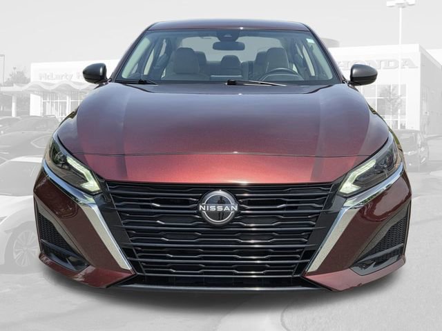 Used 2025 Nissan Altima 2.5 SV FWD image 6