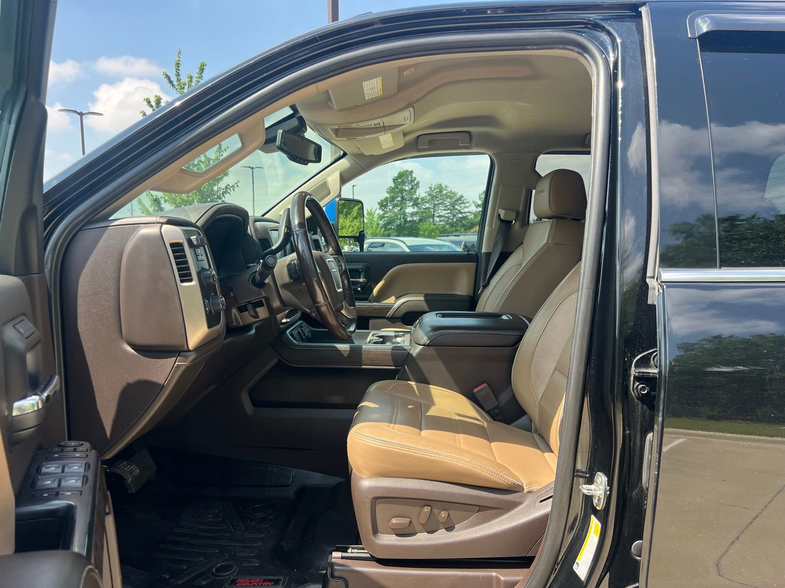 Used 2019 GMC Sierra 2500 Denali w/ Duramax Plus Package AWD/4WD image 22