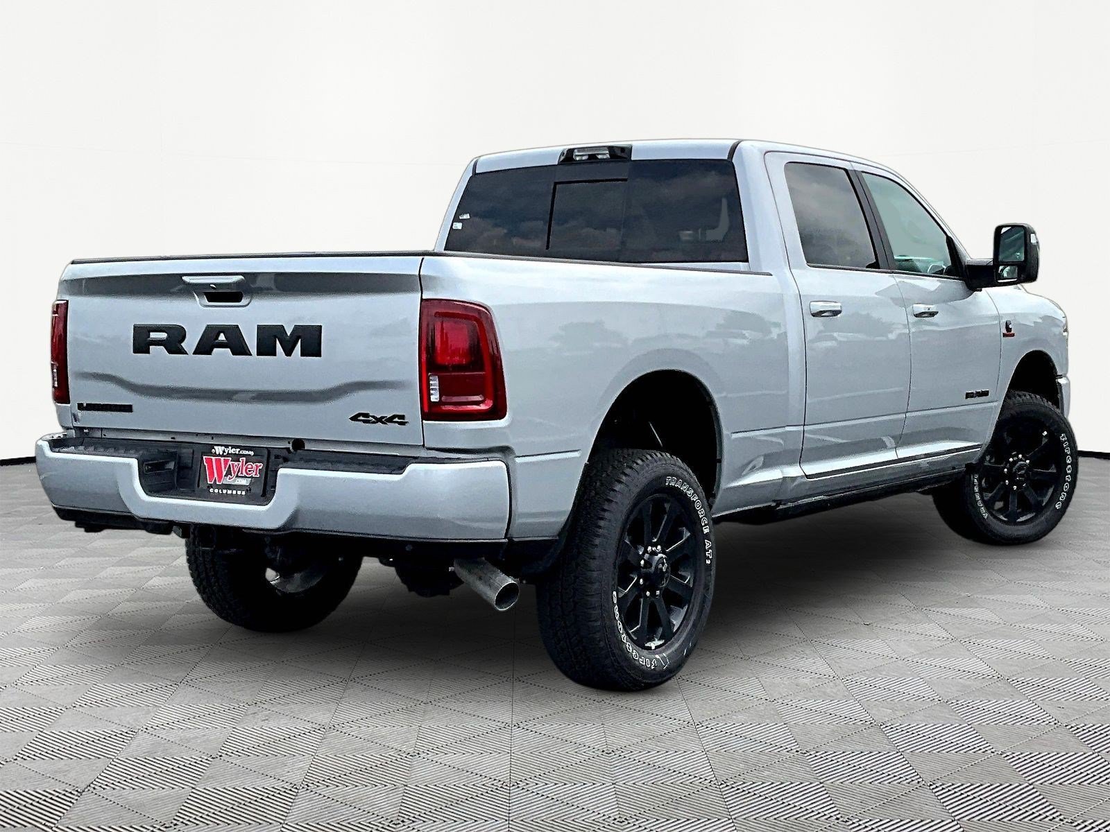 New 2026 RAM 2500 Laramie AWD/4WD image 7