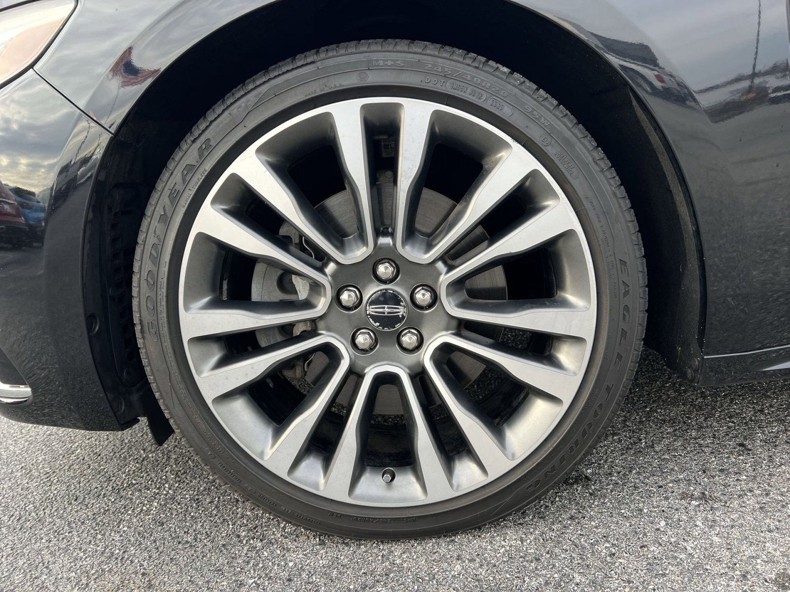 Used 2018 Lincoln Continental Reserve w/ Continental Climate Package image 12