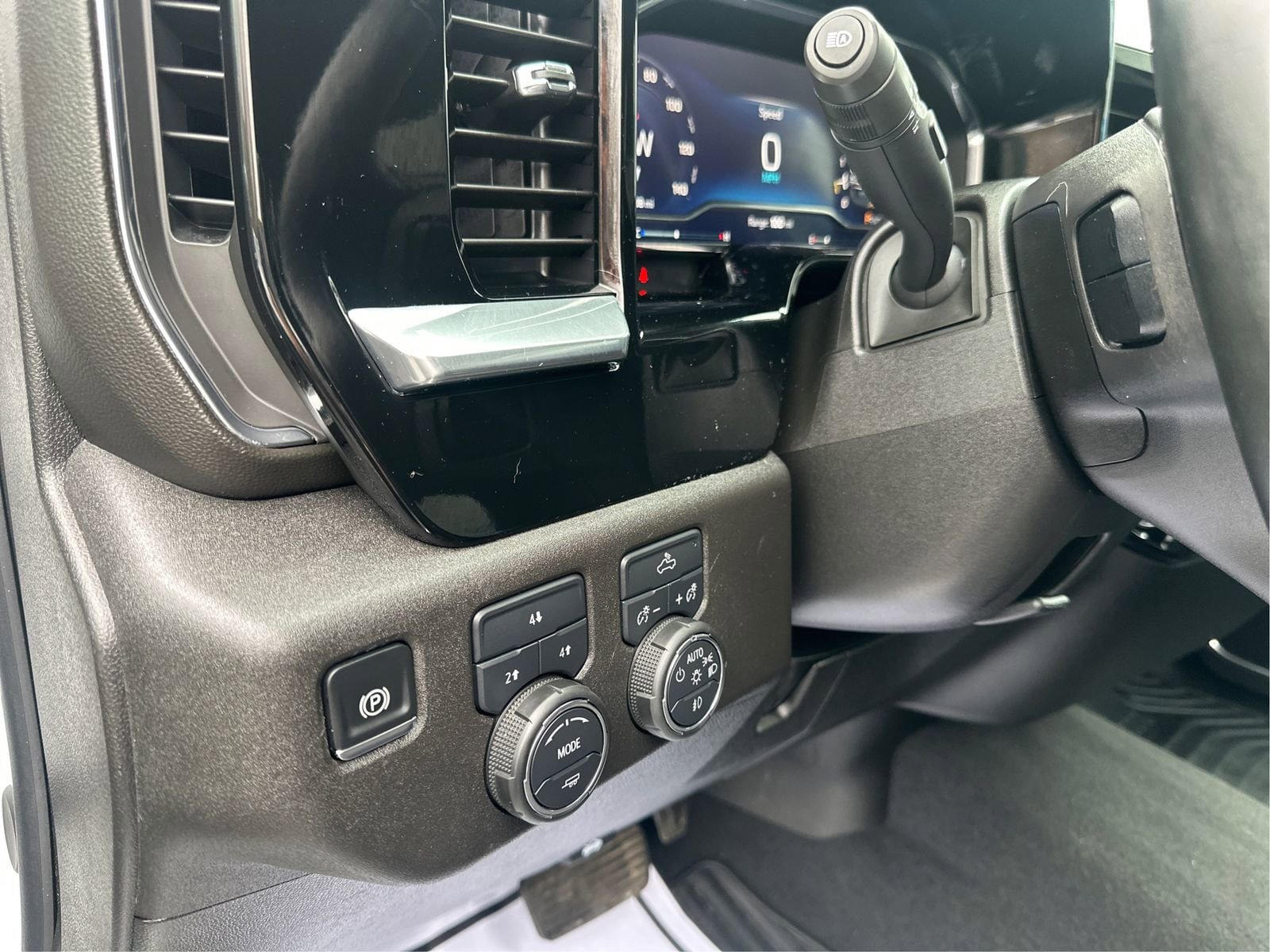 Used 2025 Chevrolet Silverado 2500 LT w/ Convenience Package AWD/4WD image 19