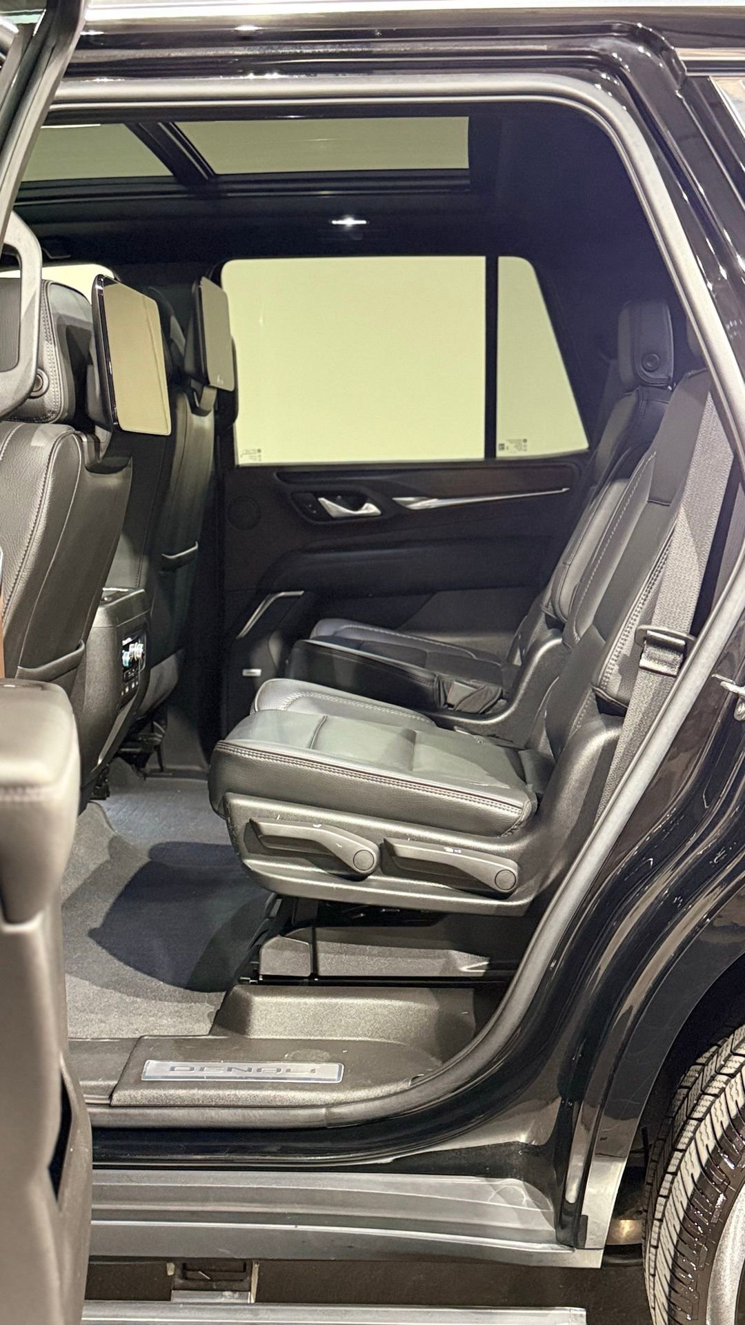 Used 2022 GMC Yukon Denali w/ Denali Ultimate Package image 54