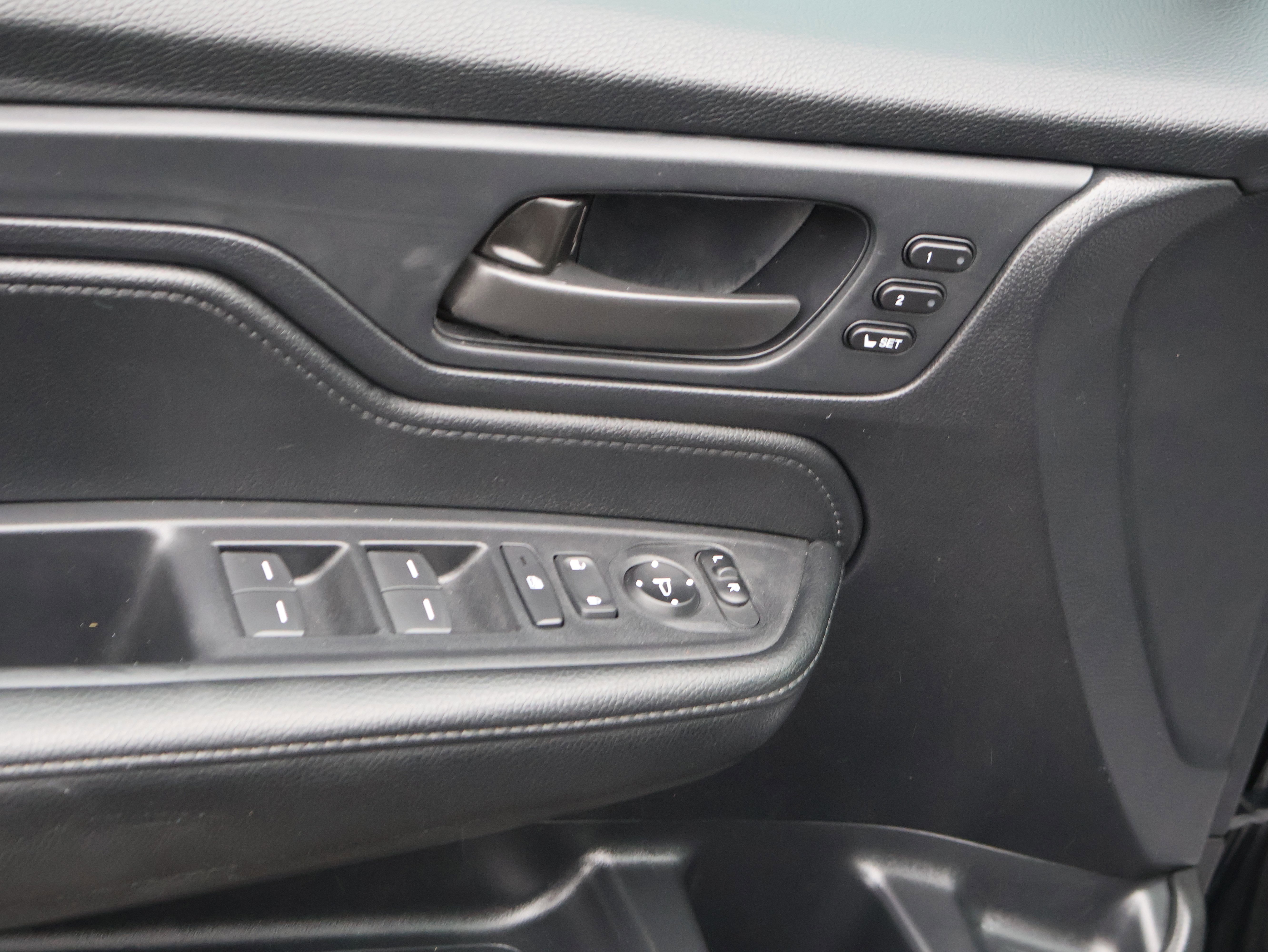 Used 2025 Honda Odyssey Sport-L image 23