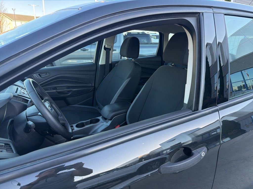 Used 2015 Ford Escape S image 9
