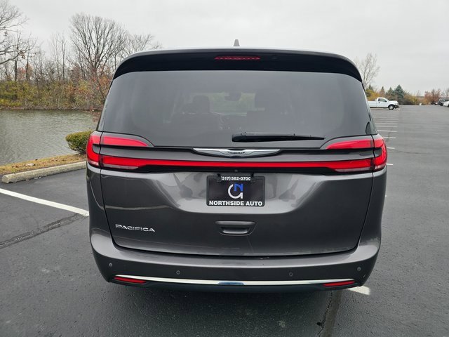 Used 2021 Chrysler Pacifica Touring image 7