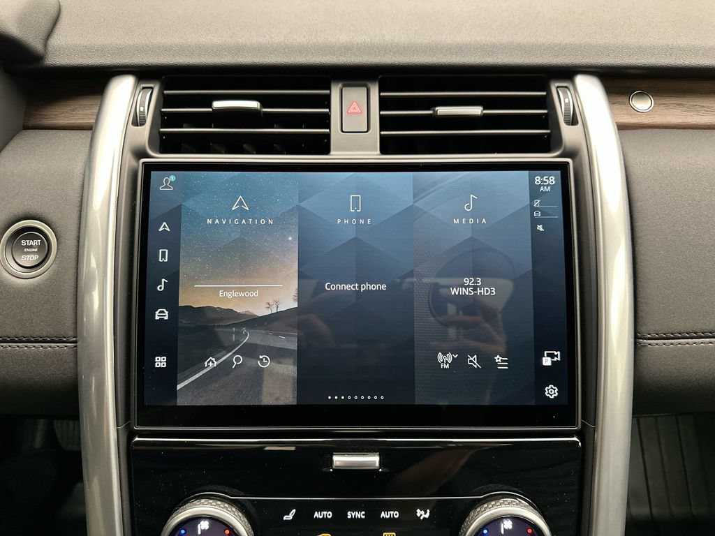 Certified 2025 Land Rover Discovery S AWD/4WD image 27
