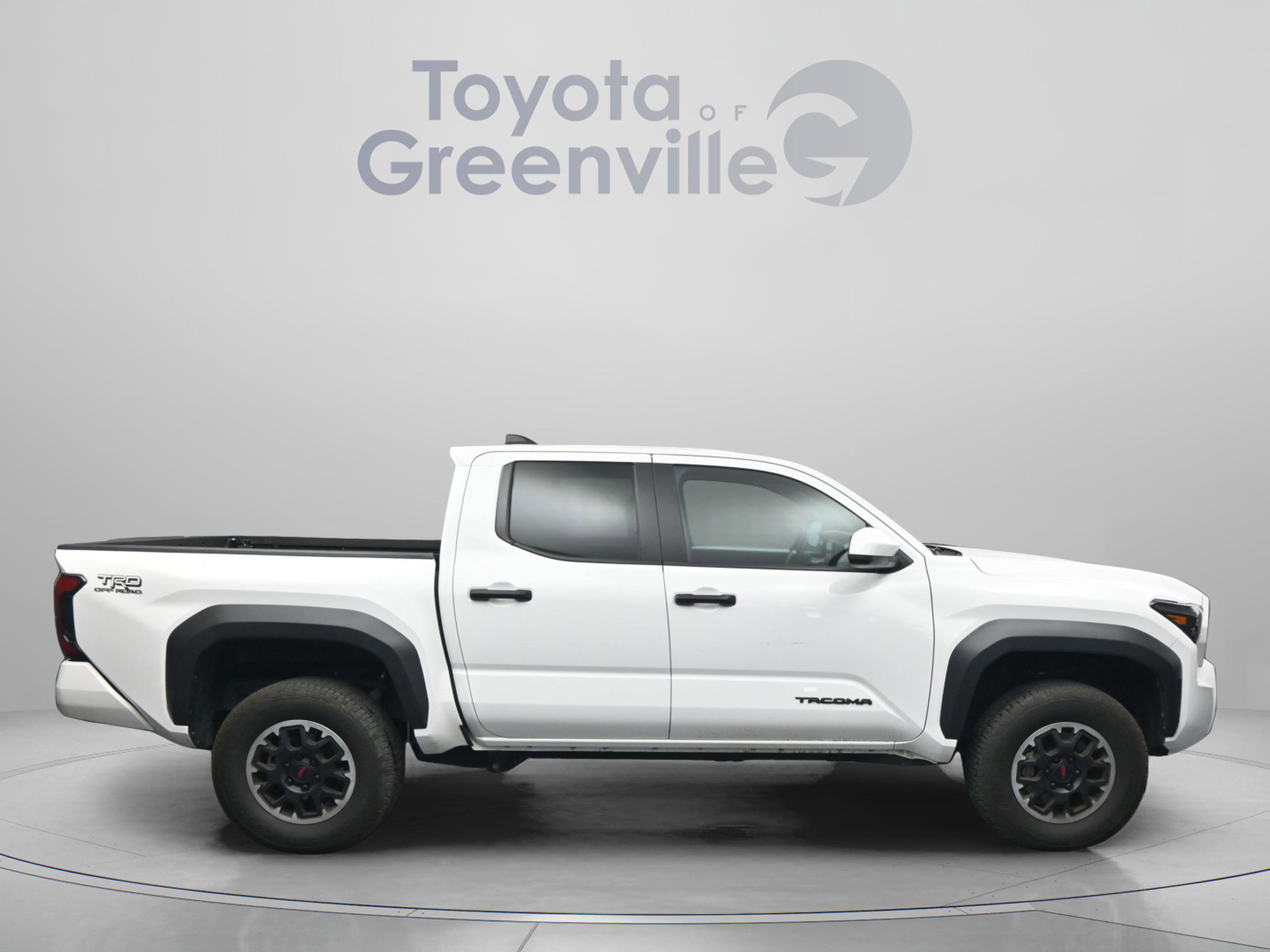 Certified 2024 Toyota Tacoma TRD Off-Road AWD/4WD image 17
