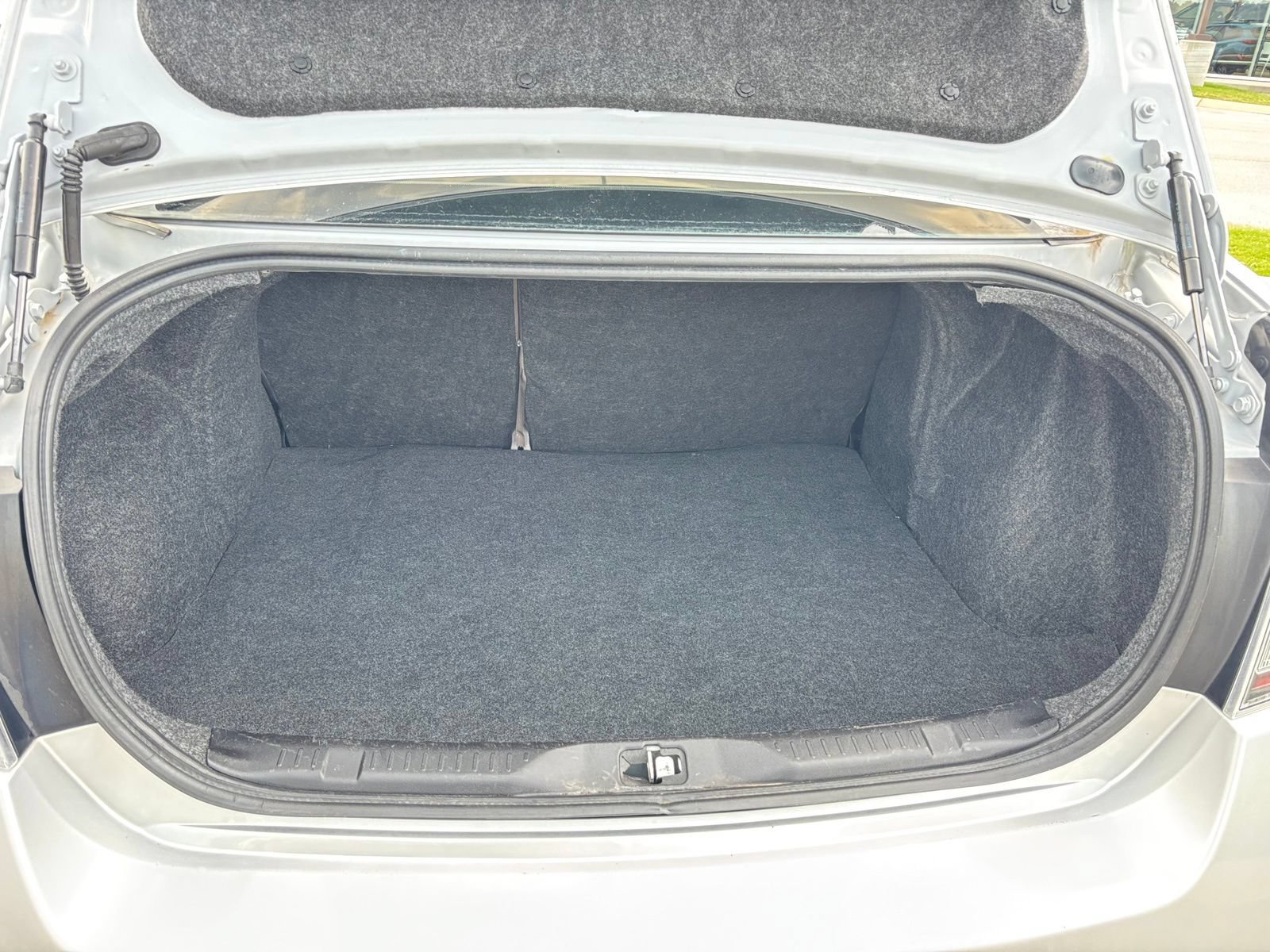 Used 2012 Nissan Sentra 2.0 SR FWD image 17