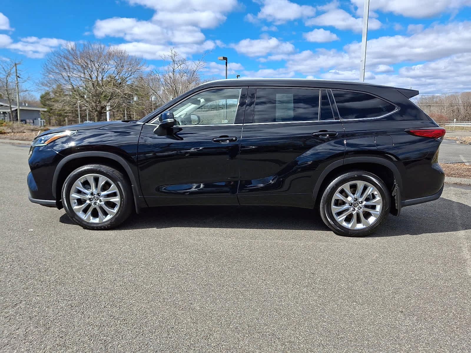 Used 2022 Toyota Highlander Limited image 8