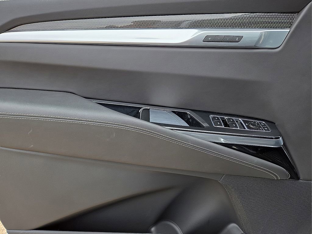 Used 2026 Cadillac Escalade V w/ LPO, ONYX Package AWD/4WD image 21