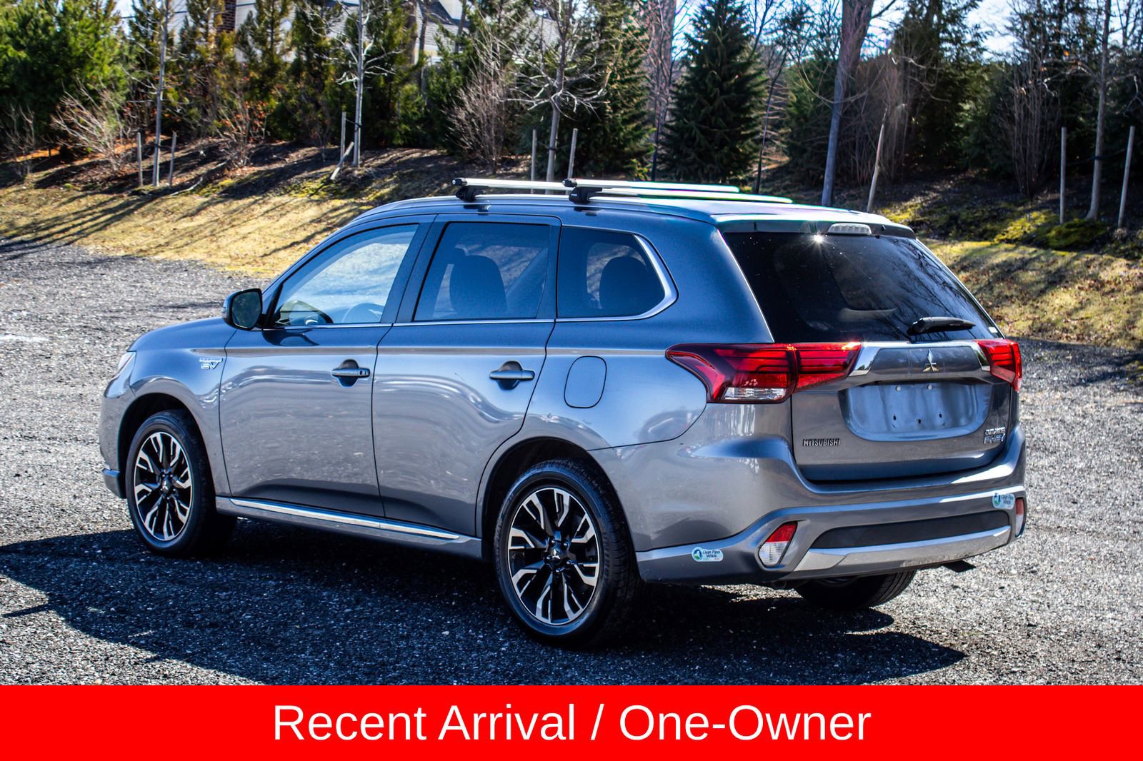 Used 2018 Mitsubishi Outlander 4WD Plug-In Hybrid image 5