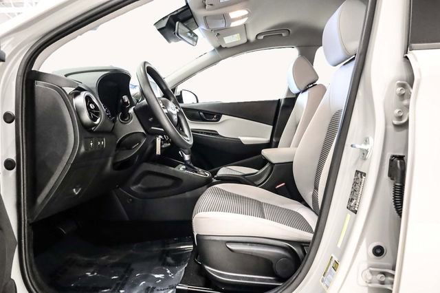 Used 2022 Hyundai Kona SE image 11