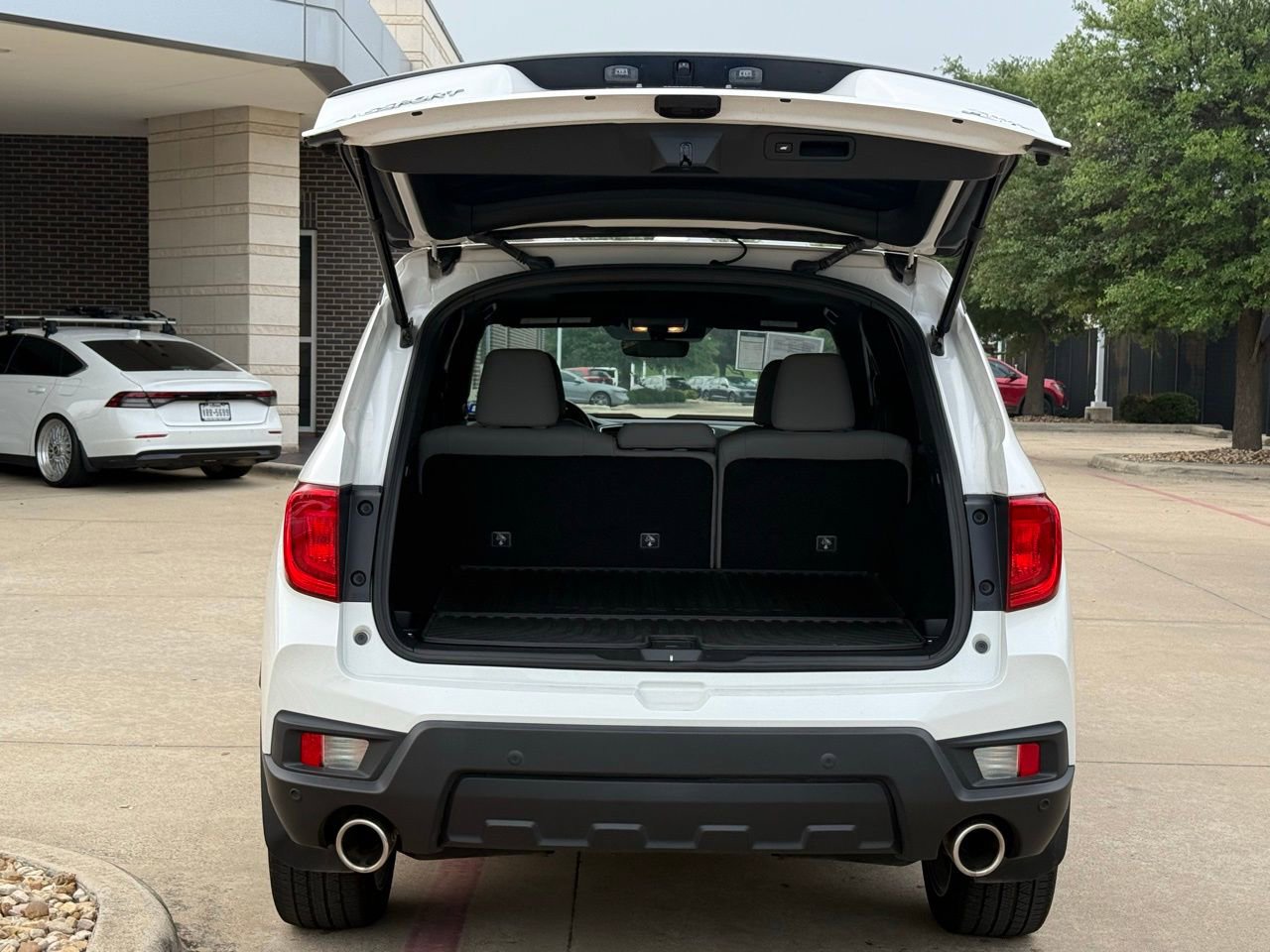 Used 2023 Honda Passport EX-L image 5