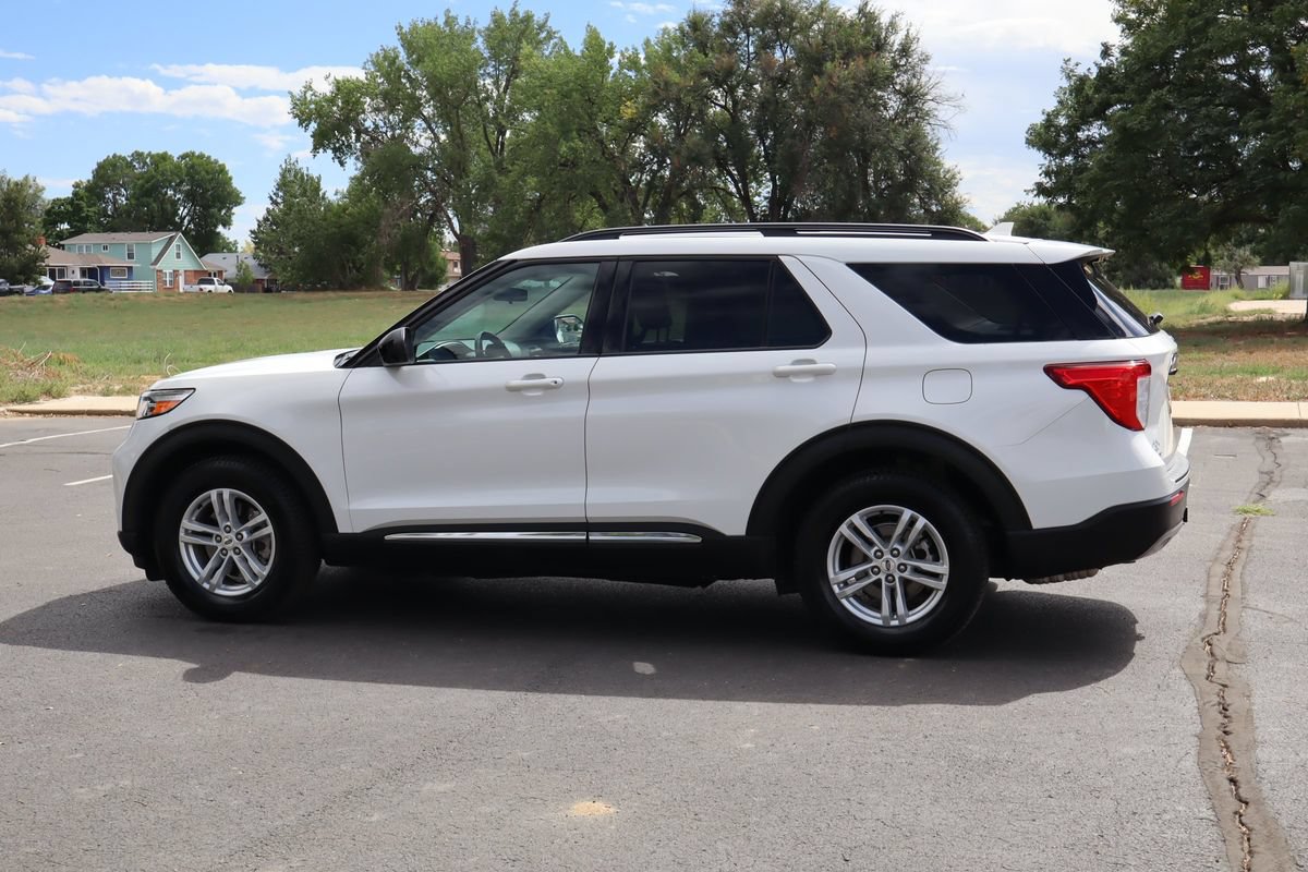Used 2021 Ford Explorer XLT w/ Equipment Group 202A AWD/4WD image 8