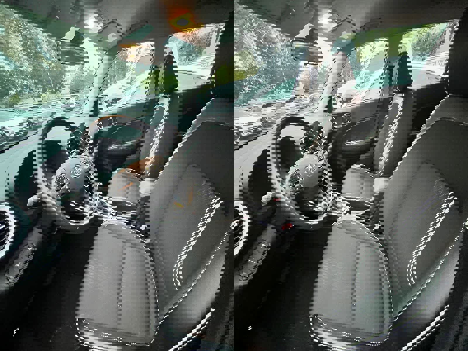 Used 2023 Hyundai Venue Limited image 6