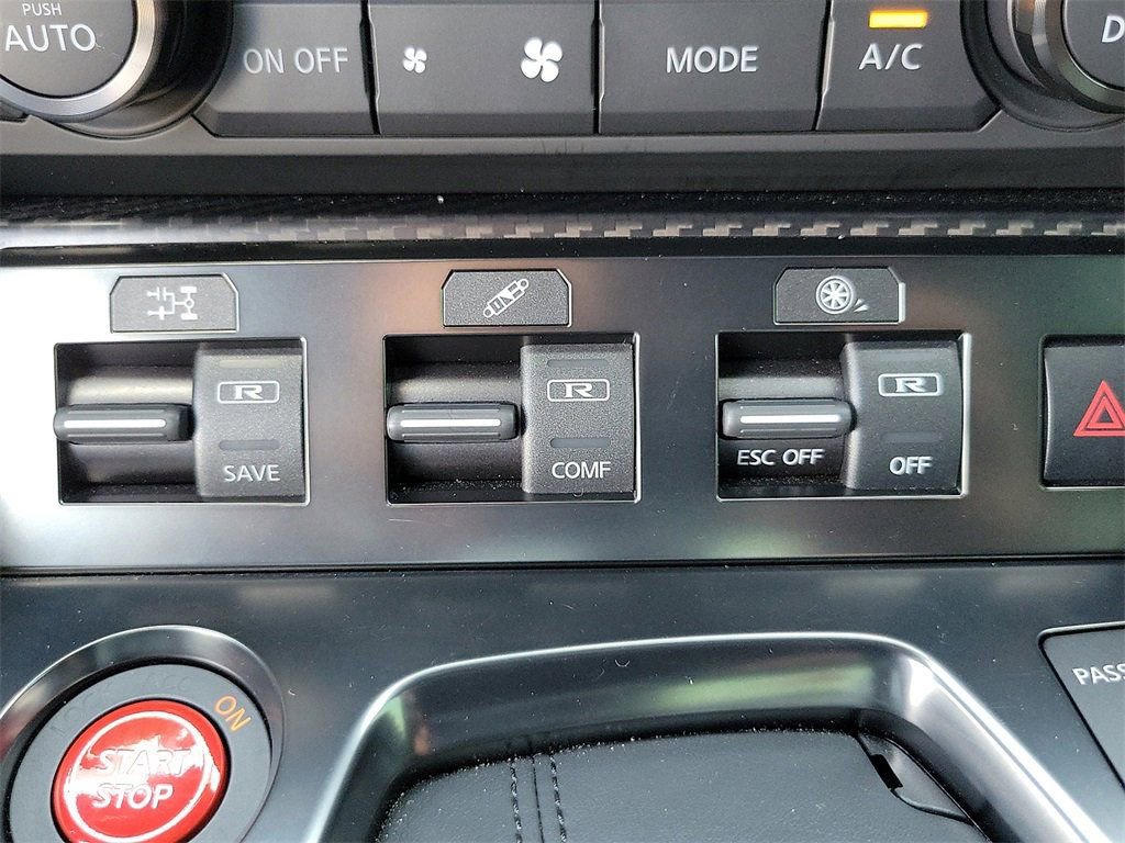 Used 2024 Nissan GT-R Premium w/ Premium Interior Package AWD/4WD image 14
