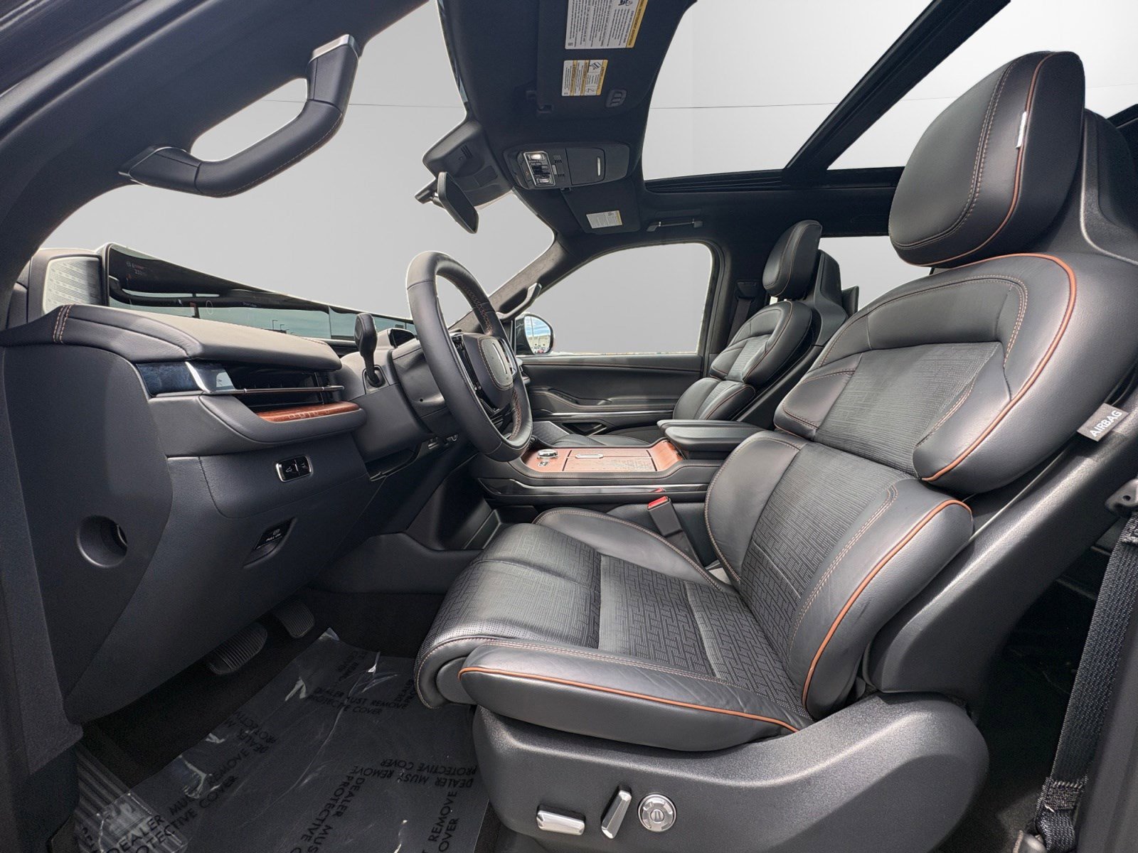 Certified 2025 Lincoln Navigator L Black Label image 9