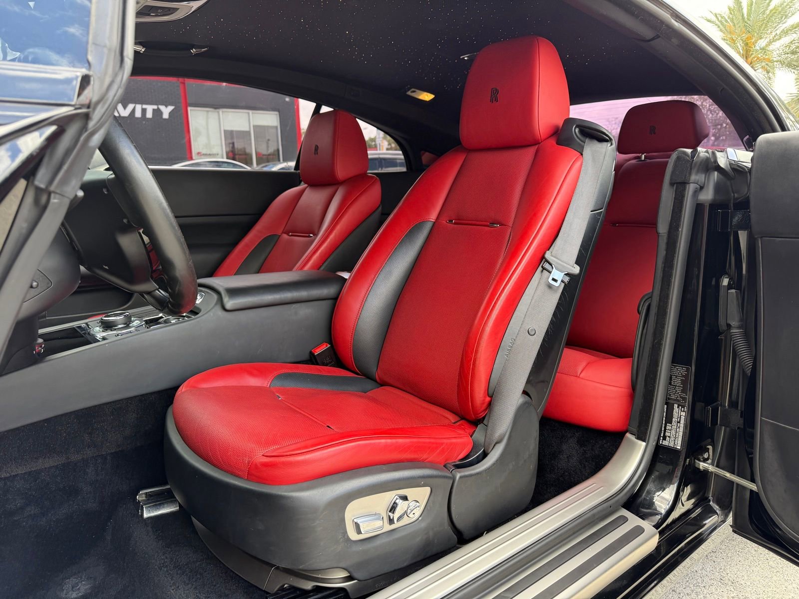 Used 2019 Rolls-Royce Wraith RWD image 19