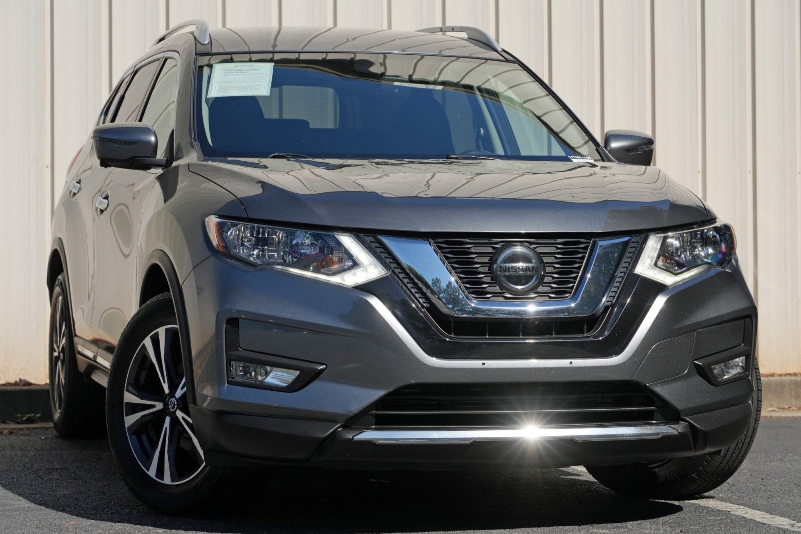 Used 2018 Nissan Rogue SL AWD/4WD image 2