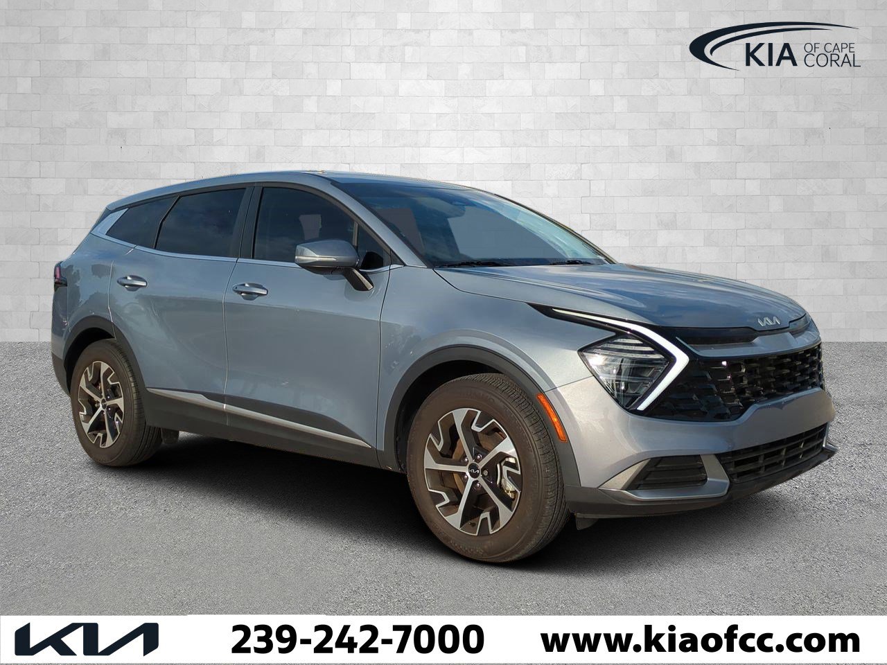 Certified 2025 Kia Sportage EX image 1