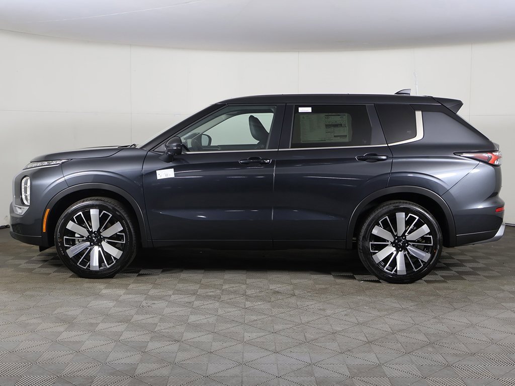 New 2025 Mitsubishi Outlander SE image 19