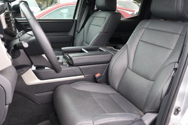 Used 2025 Toyota Tundra Limited AWD/4WD image 26