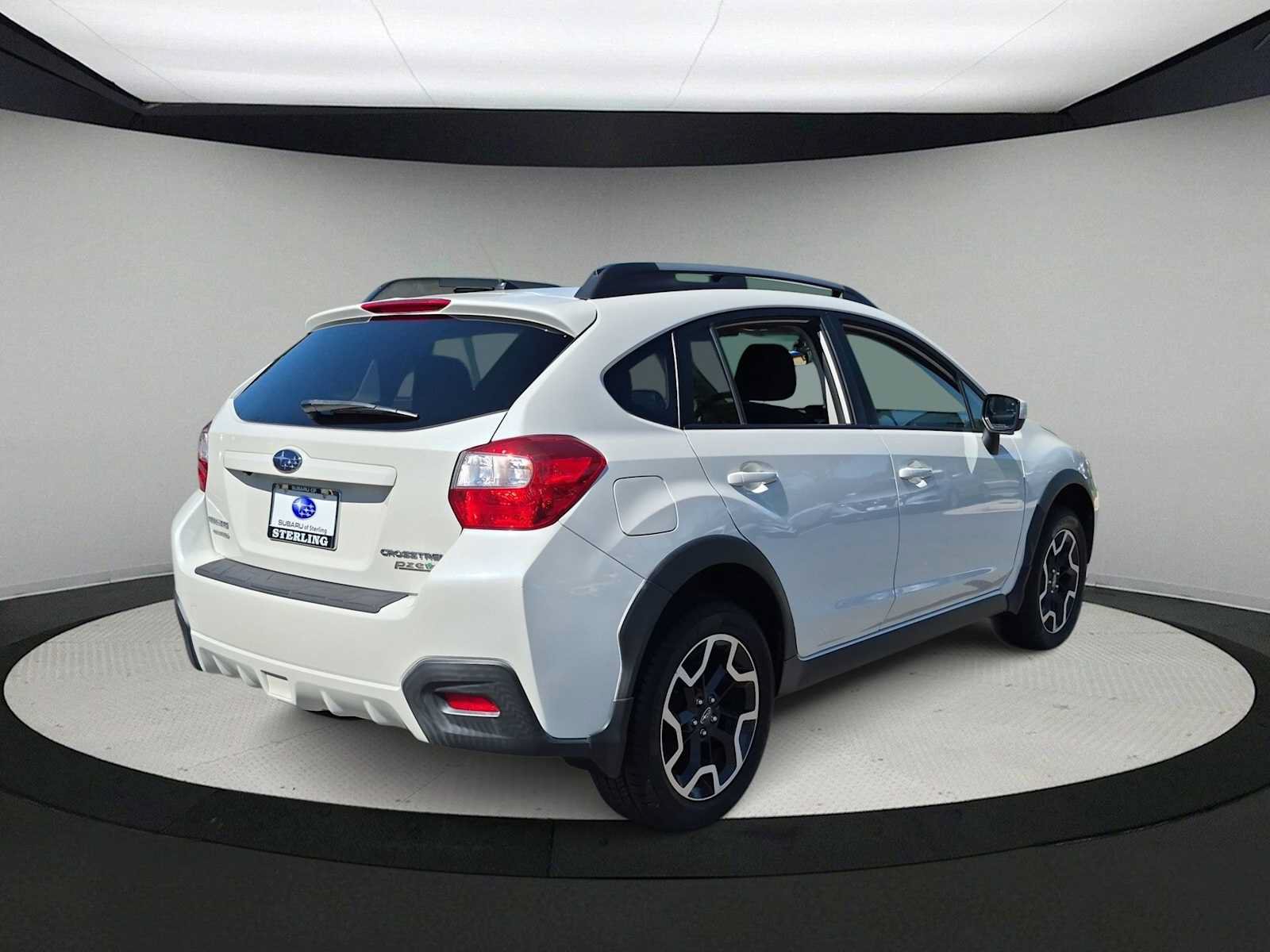 Used 2017 Subaru Crosstrek 2.0i Premium AWD/4WD image 8