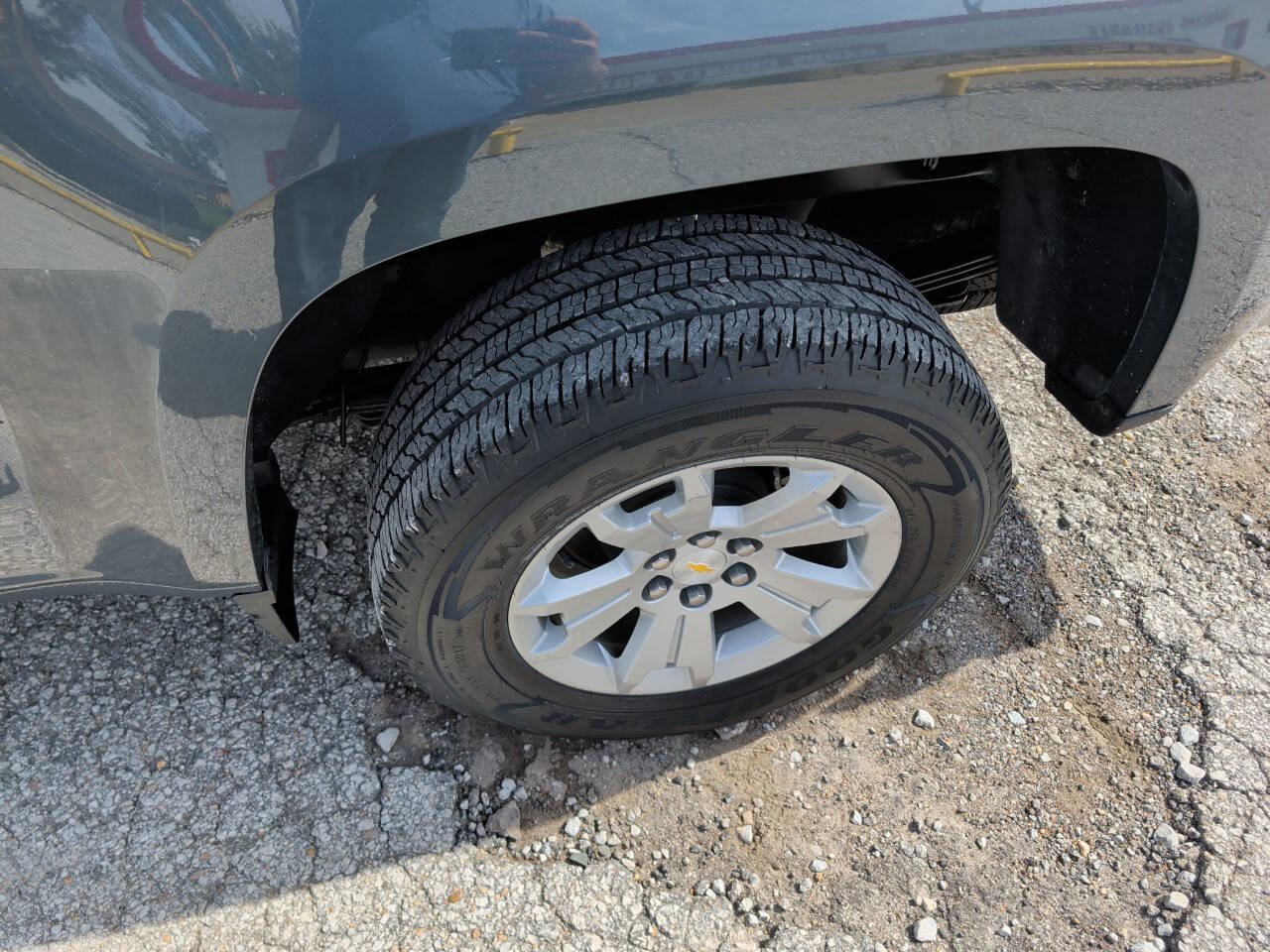 Used 2015 Chevrolet Colorado LT w/ LT Convenience Package image 5