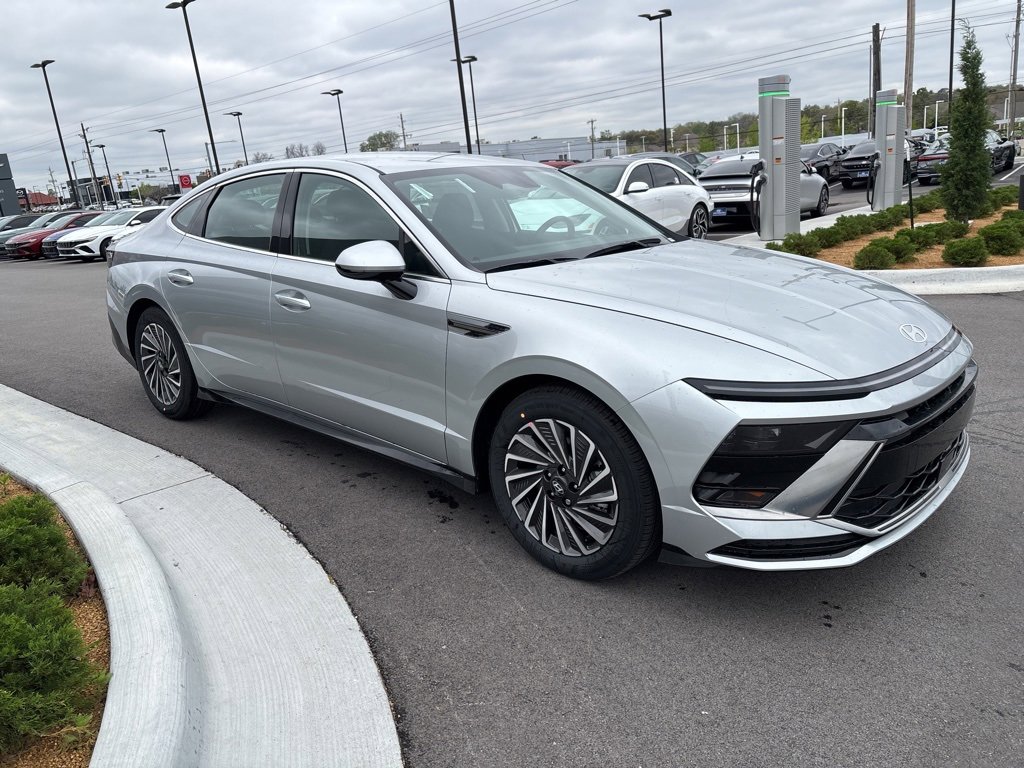 New 2025 Hyundai Sonata SEL image 3