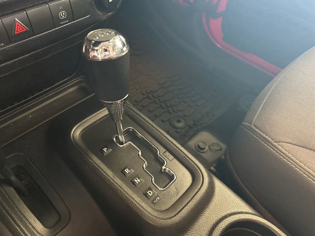 Used 2014 Jeep Wrangler Unlimited Rubicon image 8