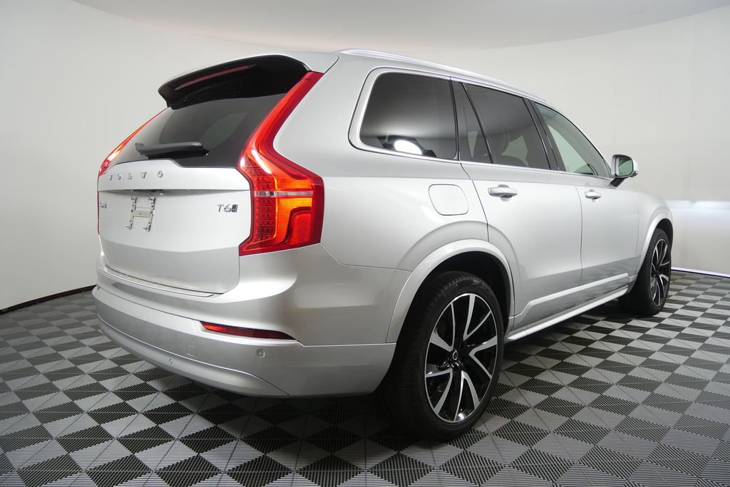 Used 2022 Volvo XC90 T6 Momentum w/ Advanced Package image 3