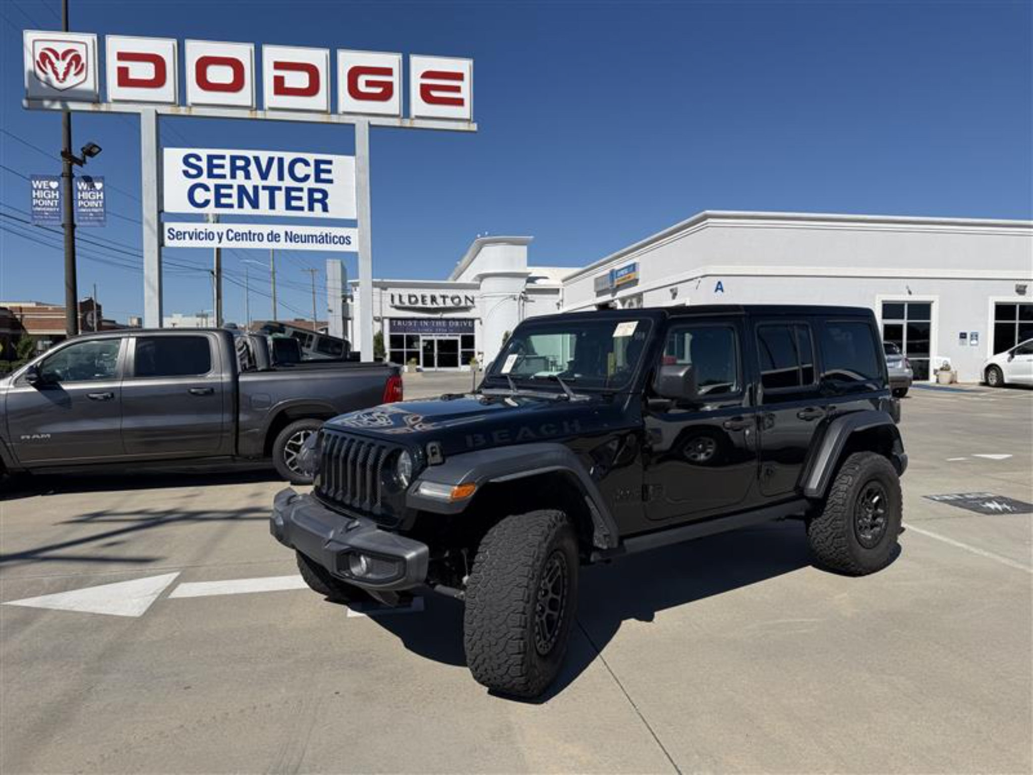 Used 2022 Jeep Wrangler Unlimited Sport w/ Xtreme Recon 35" Tire Package AWD/4WD image 1