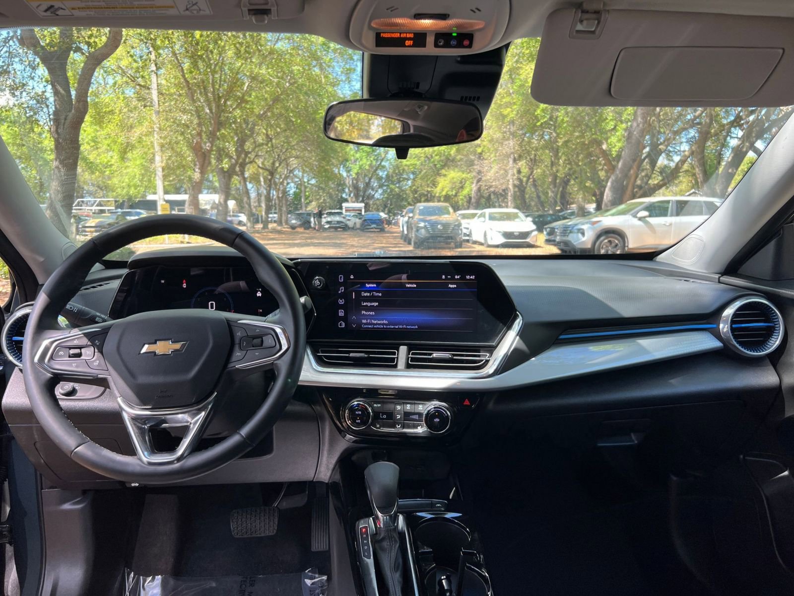 Used 2025 Chevrolet Trax LT w/ LT Convenience Package image 29