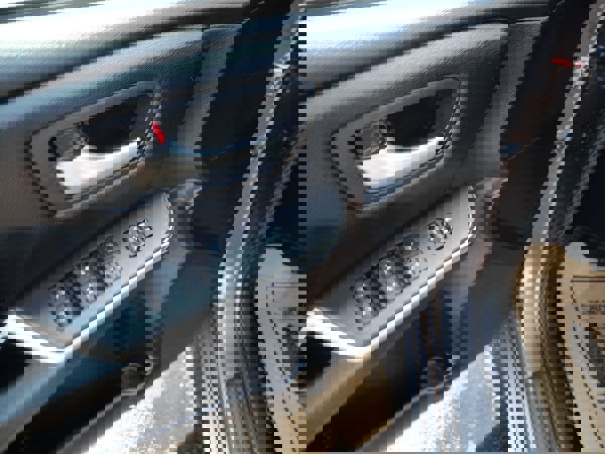 Used 2017 Toyota Camry LE image 15