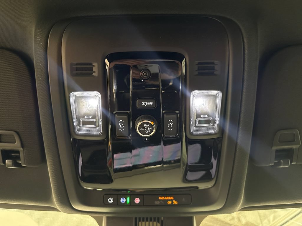 New 2026 Chevrolet Suburban RST w/ Comfort Package AWD/4WD image 23